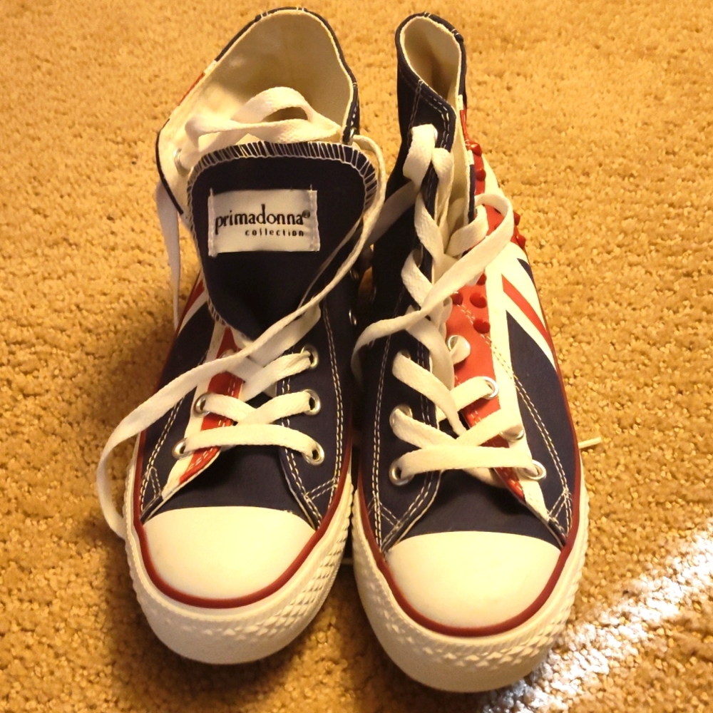 Prima Donna collection converse shoes size 7